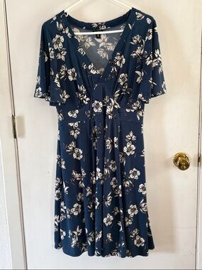 Torrid Size 00 steel blue white floral print midi dress